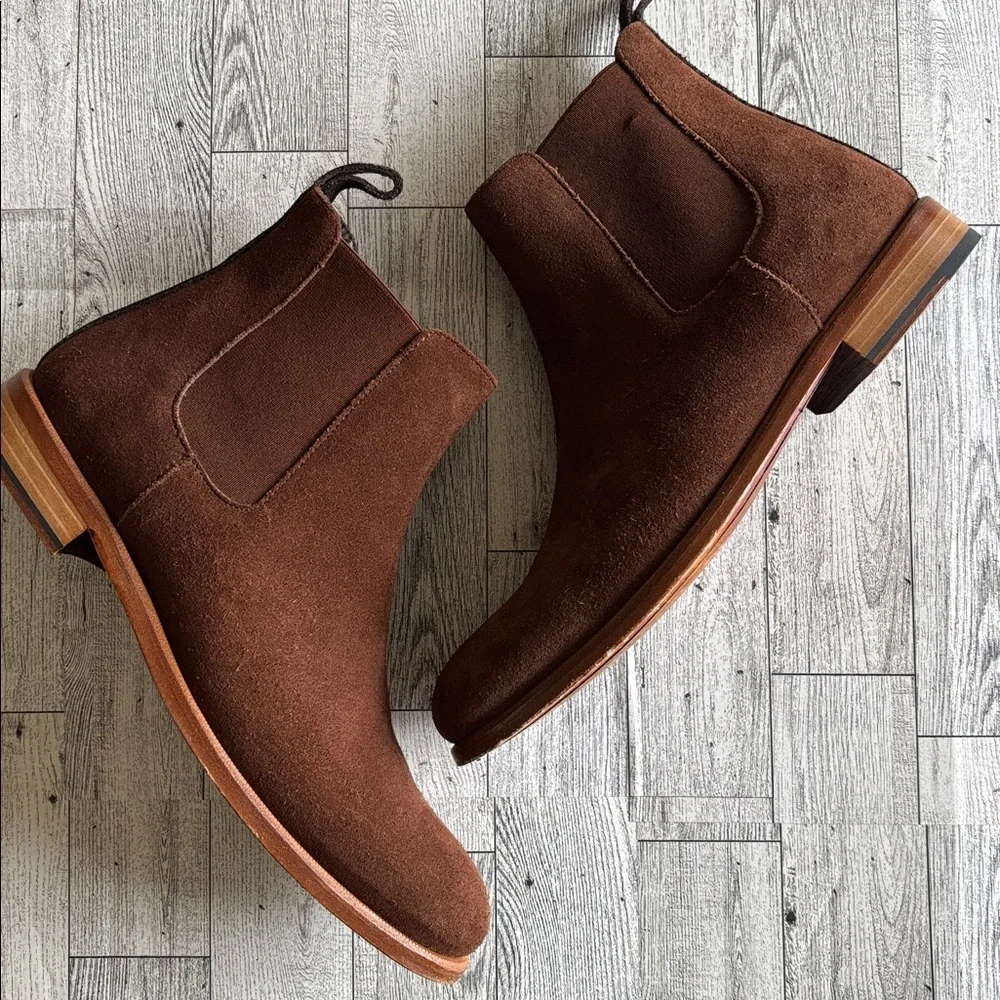 The 608 Womens Chelsea Boots SZ‎ 8 Suede Brown Ankle Booties